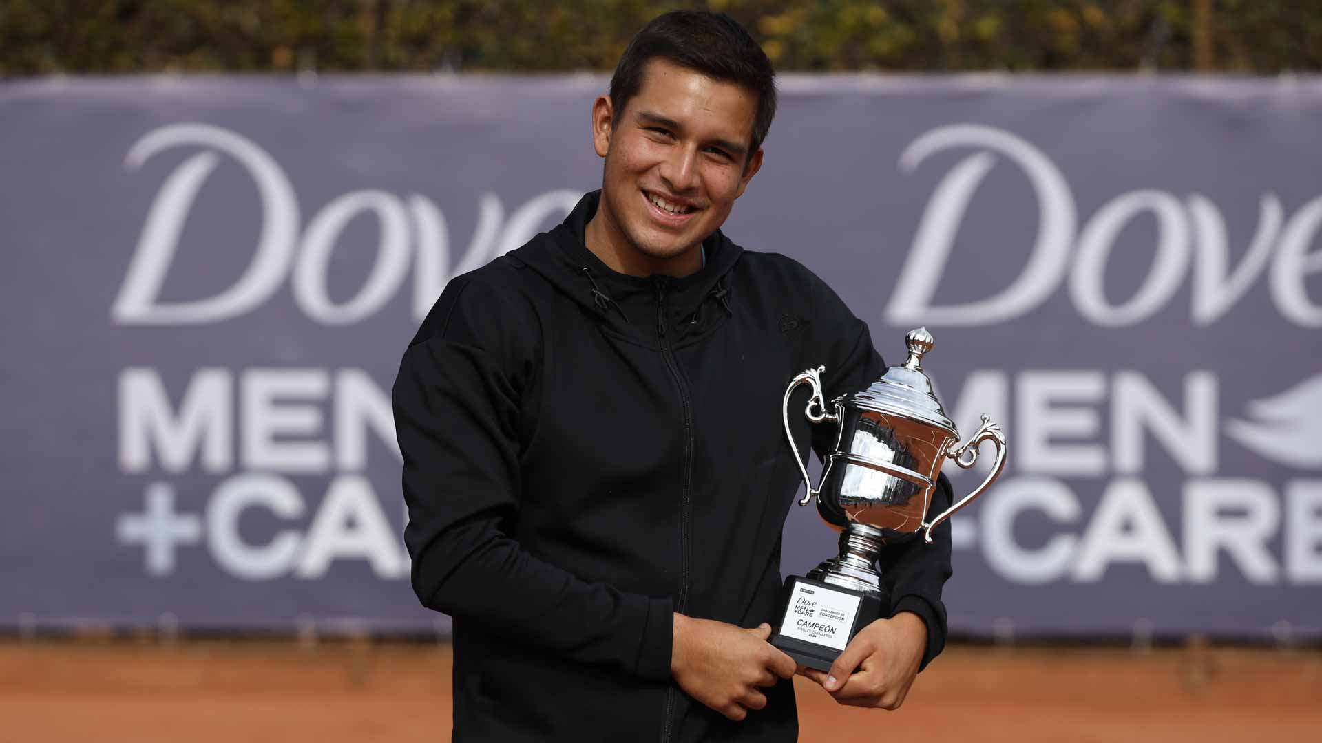 Peruvian Gonzalo Bueno is crowned champion at the Concepcion Challenger.